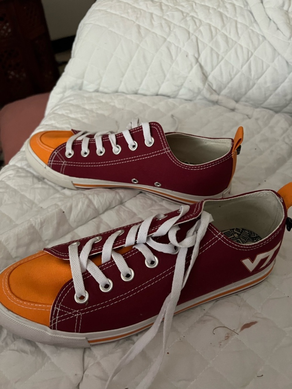 Skicks 
 Maroon & Orange Low-Top Canvas Sneakers